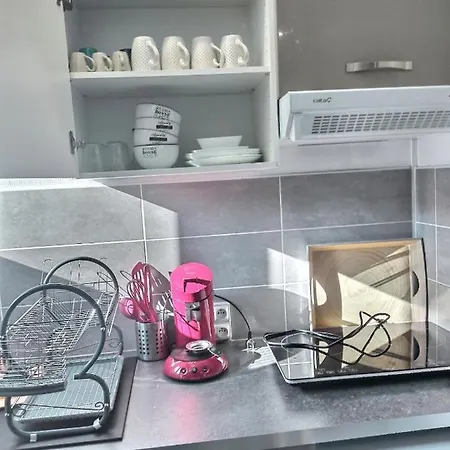 L'eclair 5 Face Gare Wifi Apartmán *